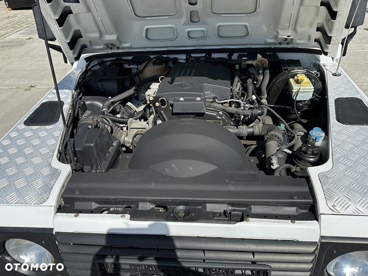 Land Rover Defender 2.2 TD4 E - 37