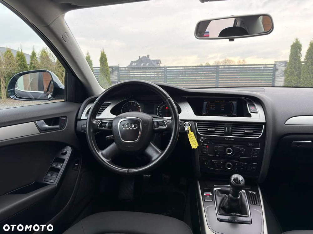Audi A4 Limousine 2.0 TFSI quattro Attraction - 32