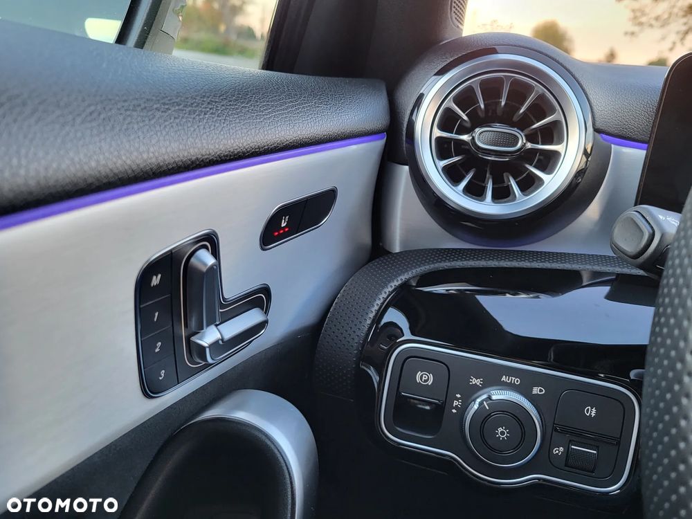 Mercedes-Benz Klasa A 250 e PHEV AMG Line 8G-DCT - 22