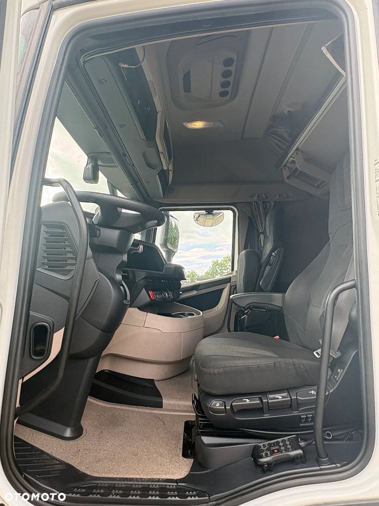 DAF XG - 11