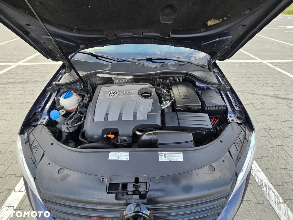 Volkswagen Passat 2.0 TDI 4Mot Highline - 25