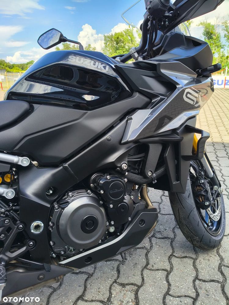 Suzuki GSX - 9
