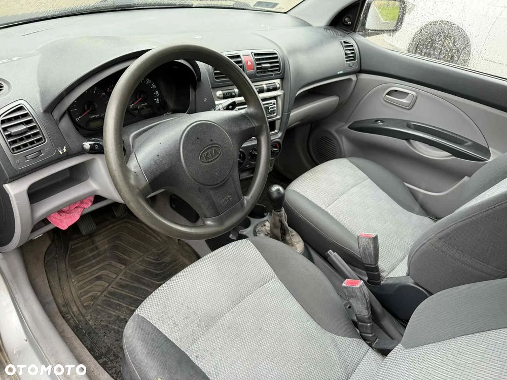 Kia Picanto - 8