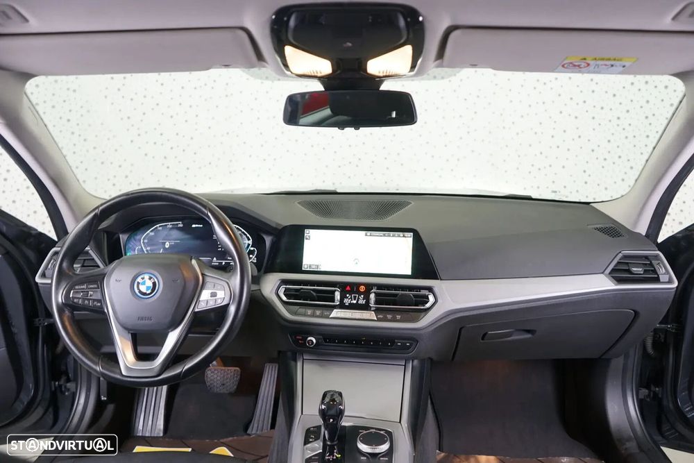 BMW 330 - 15