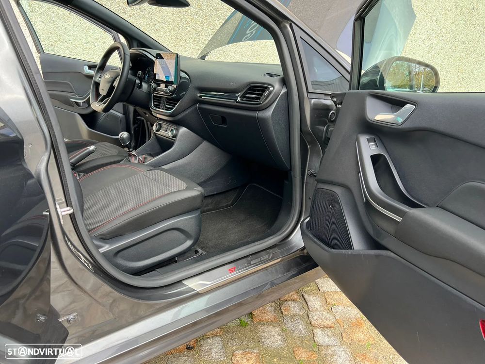 Ford Fiesta 1.0 EcoBoost ST-Line - 31