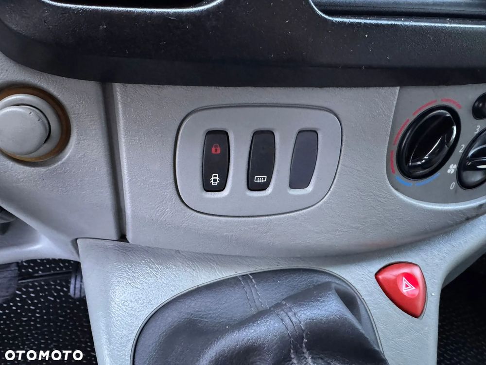 Opel VIVARO LONG KLIMATYZACJA - 13