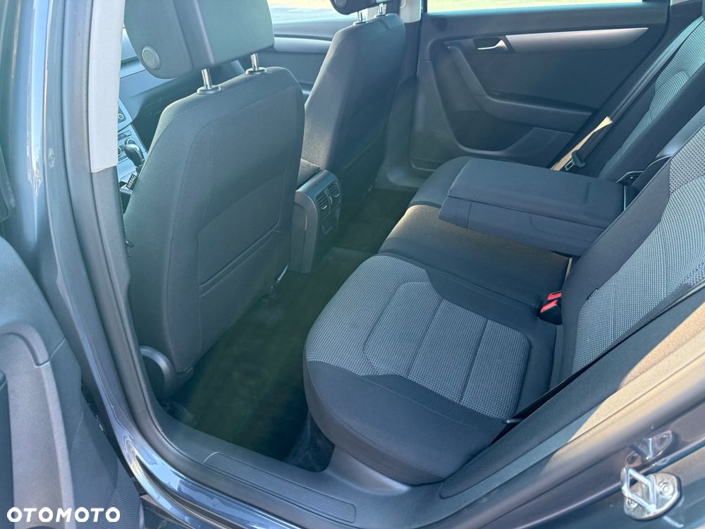 Volkswagen Passat 2.0 Blue TDI DSG SCR Highline - 12