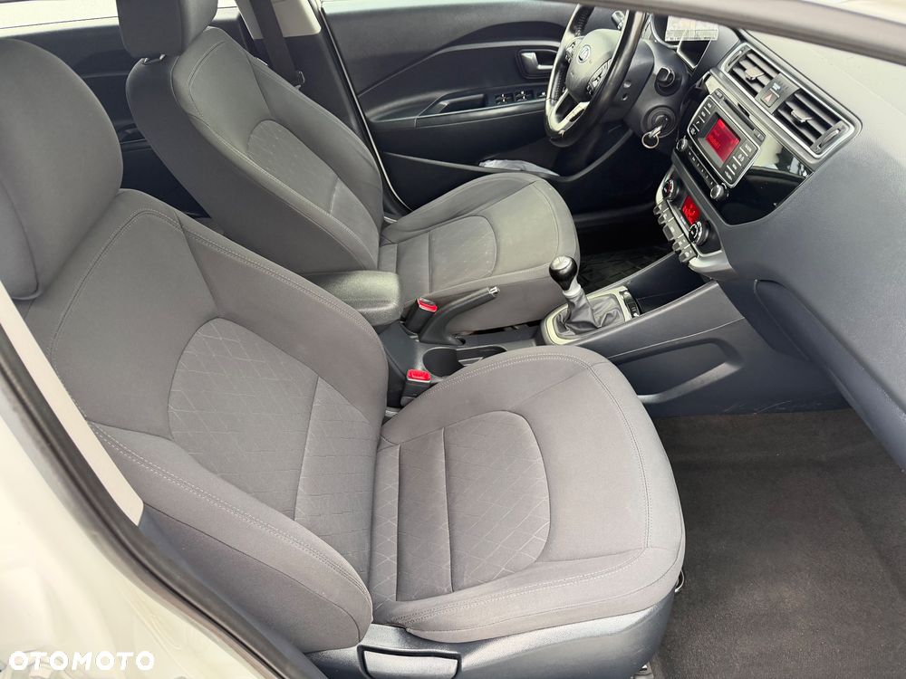 Kia Rio 1.2 M - 13