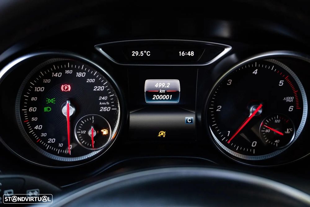 Mercedes-Benz CLA 180 d - 14
