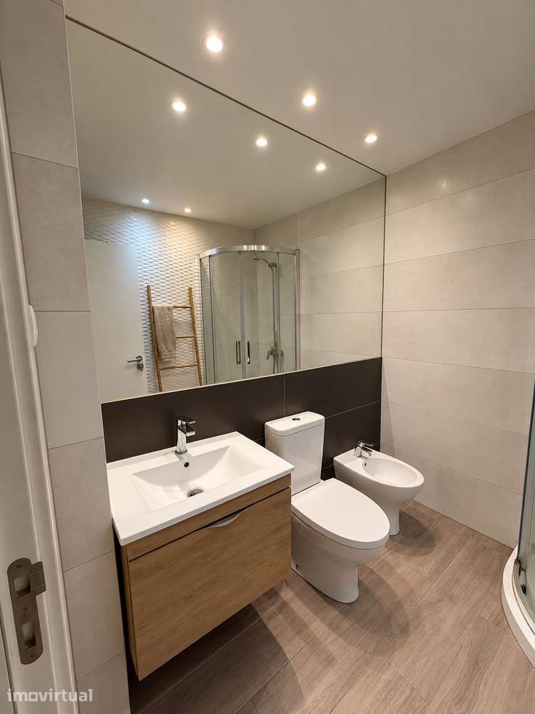 Apartamento T3 na Amora com espaço exterior - Grande imagem: 5/30