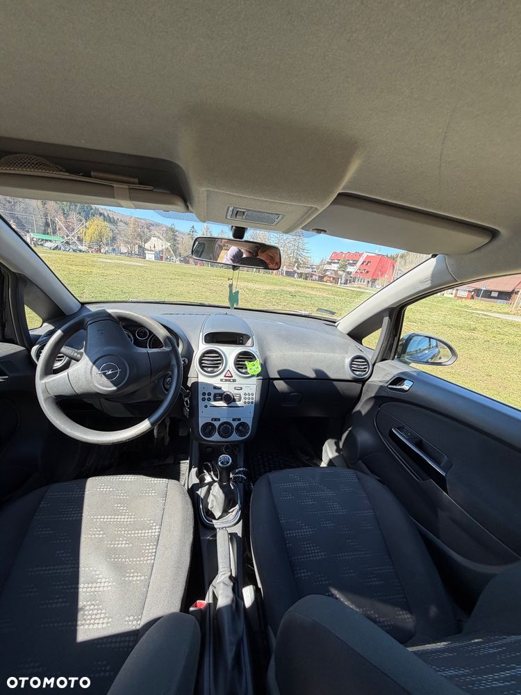Opel Corsa 1.2 16V Essentia (klm) - 4