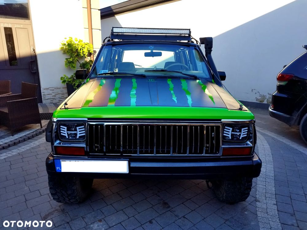 Jeep Cherokee 2.5 Sport - 8