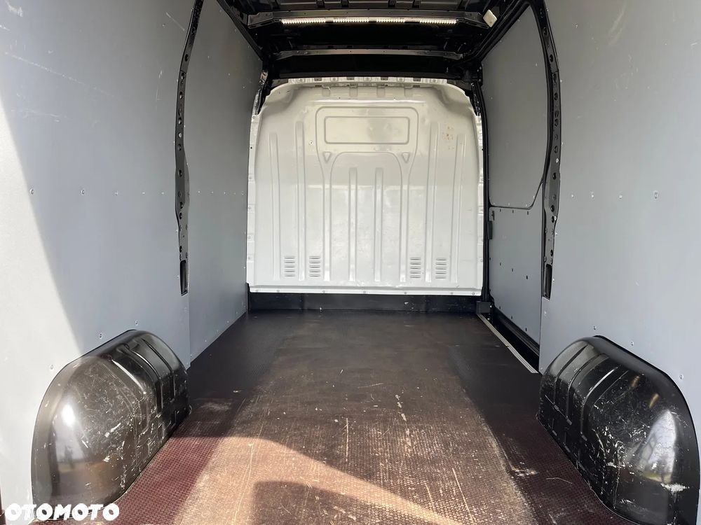 Renault Trafic - 18