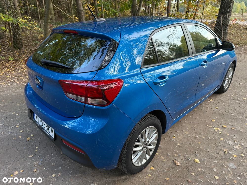 Kia Rio 1.2 L - 5