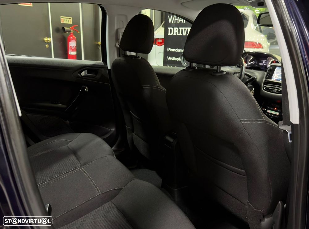 Peugeot 208 1.5 BlueHDi Allure - 31