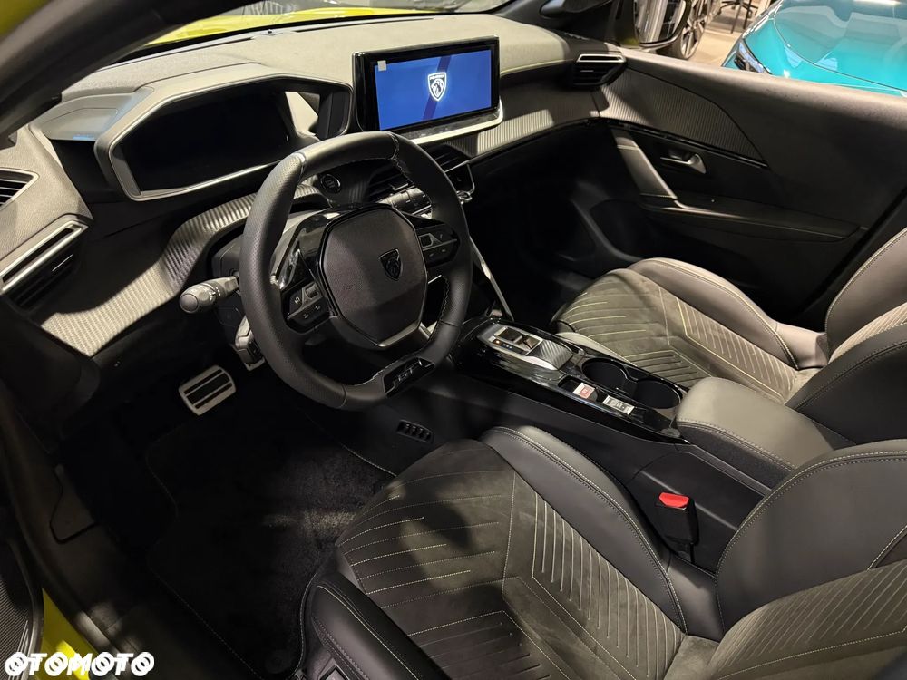 Peugeot 208 1.2 mHEV GT - 13