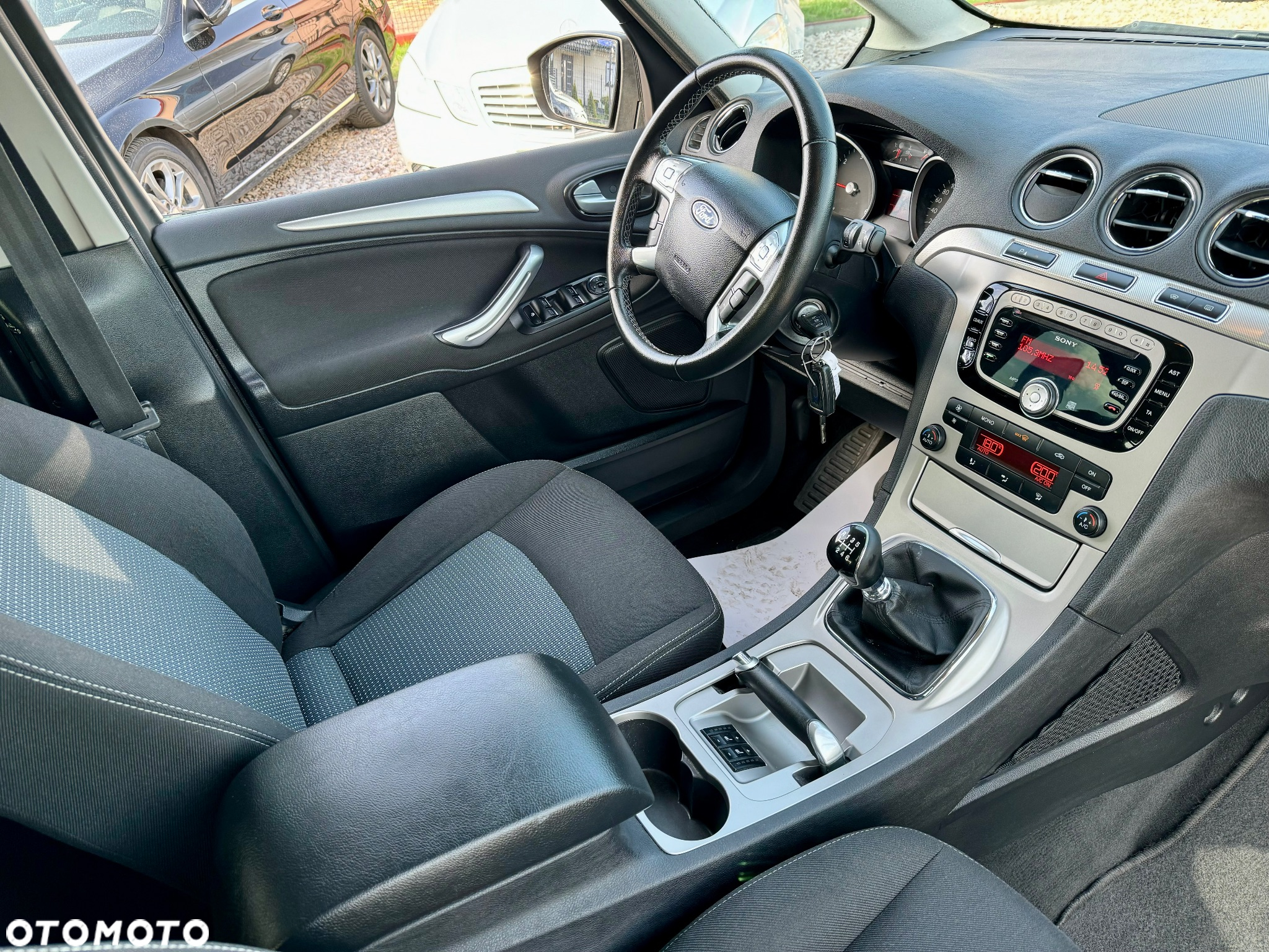 Ford Galaxy - 31