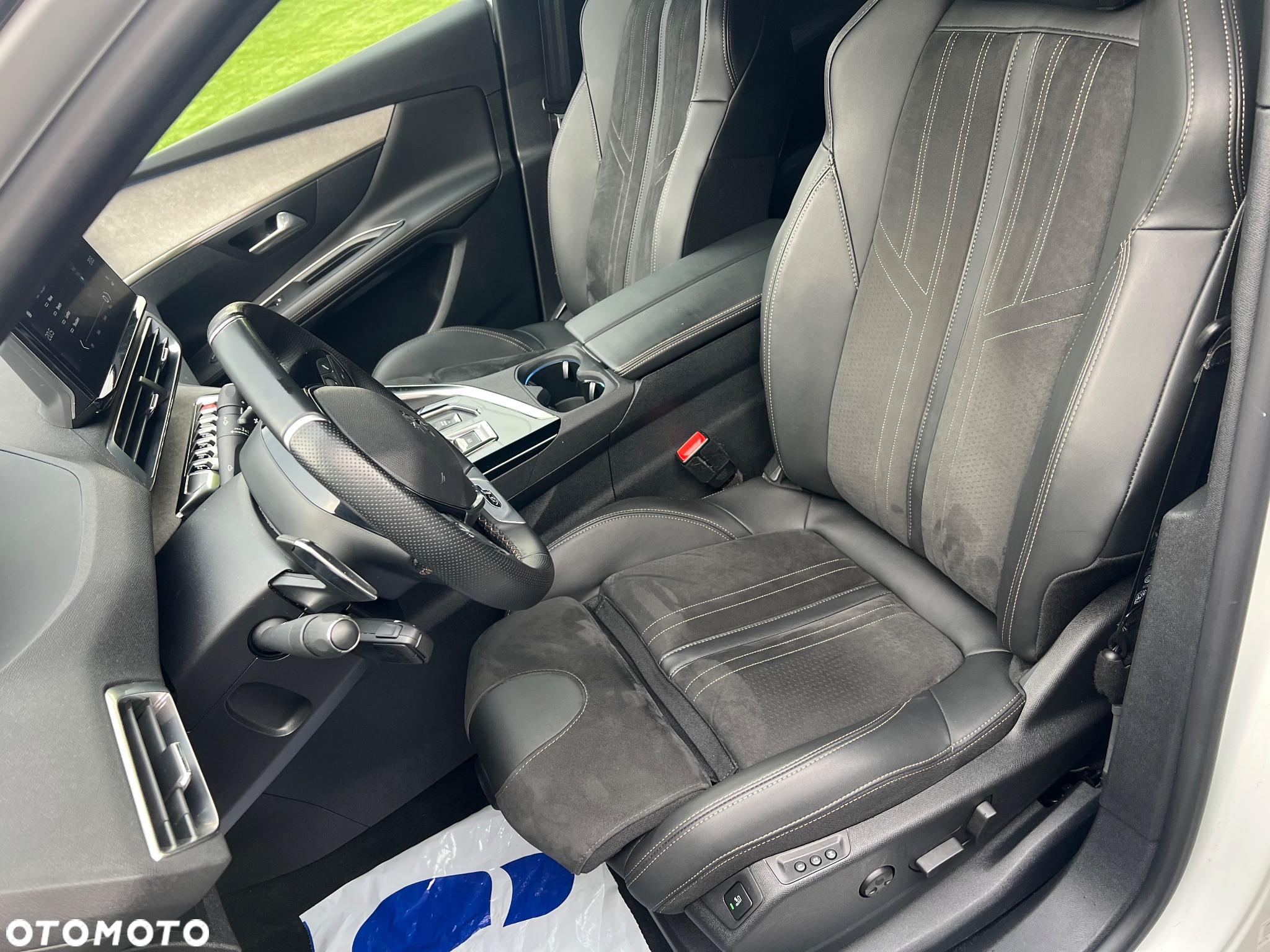 Peugeot 3008 1.5 BlueHDi GT Pack S&S EAT8 - 12