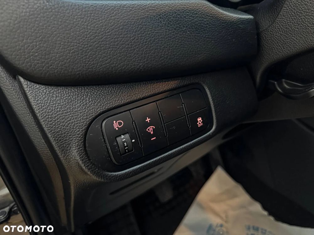 Kia Carens 1.7 CRDi M - 13