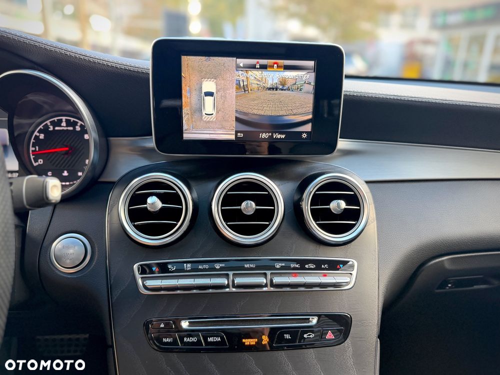 Mercedes-Benz GLC - 32