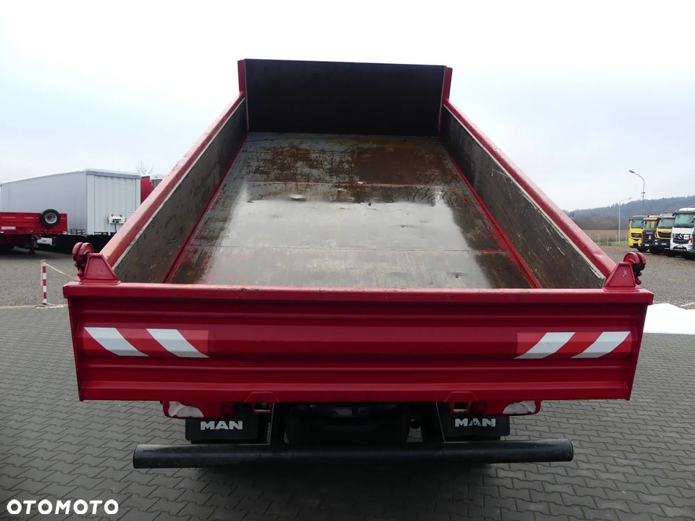 MAN LE 8.180 / 3- STRONNA WYWROTKA / BLOKADA MOSTU / - 22