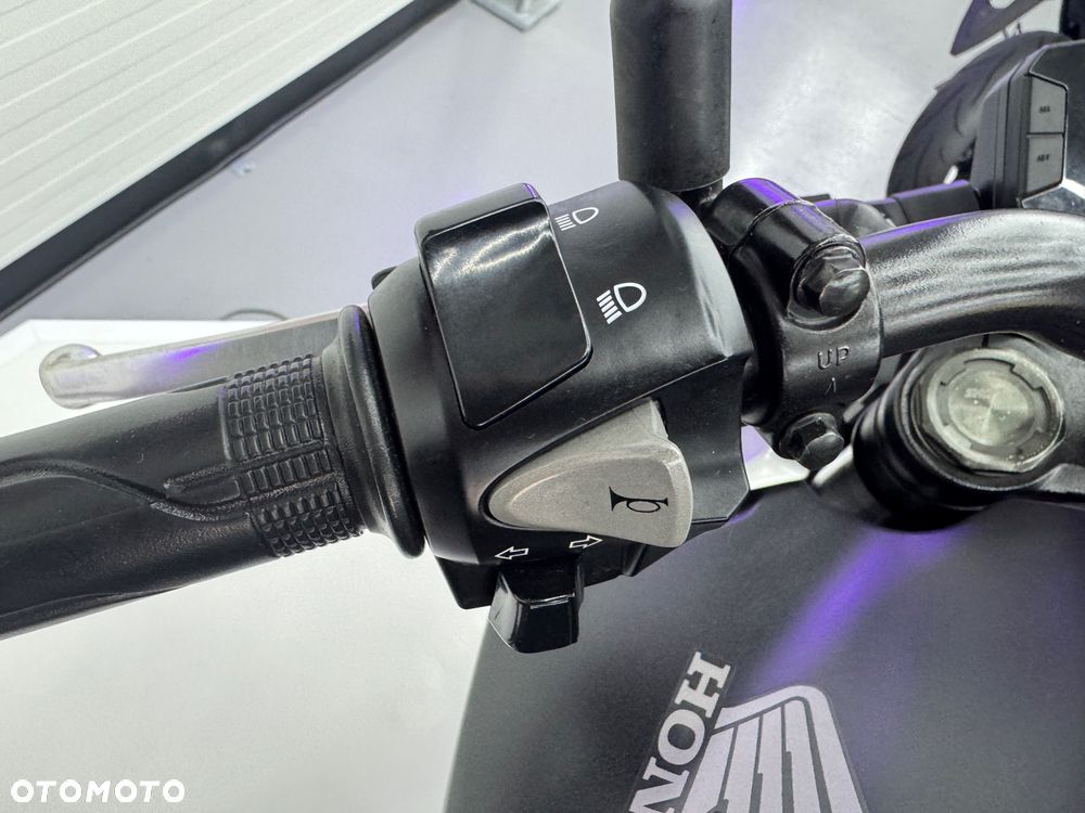 Honda CB - 23