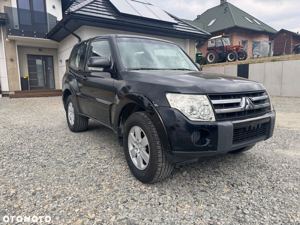 Mitsubishi Pajero - 1