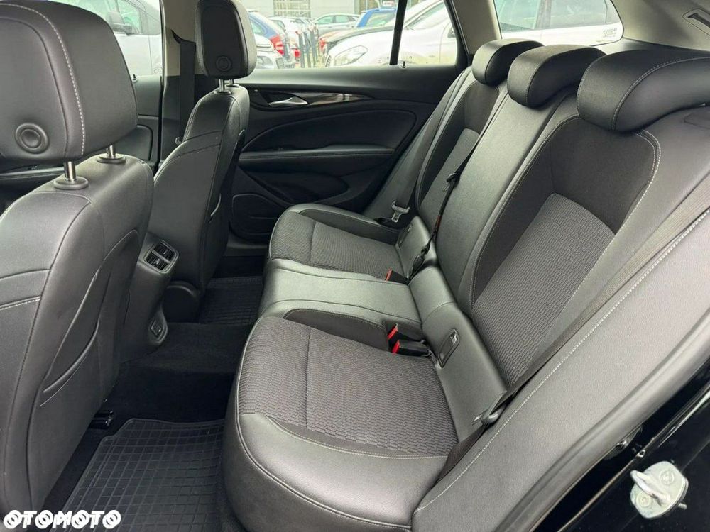 Opel Insignia 1.5 T Elite S&S - 11