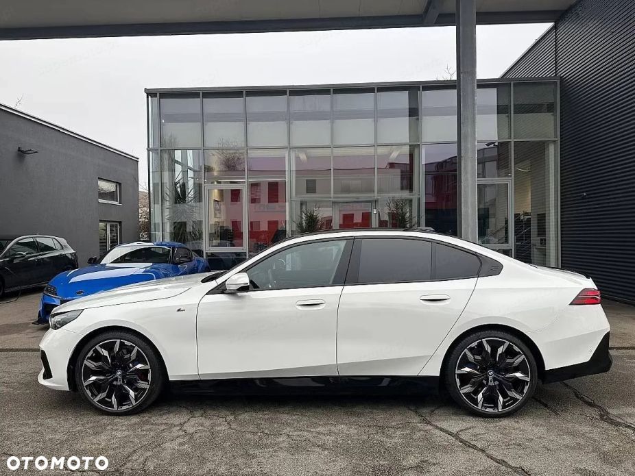 BMW Seria 5 520d xDrive mHEV M Sport - 3