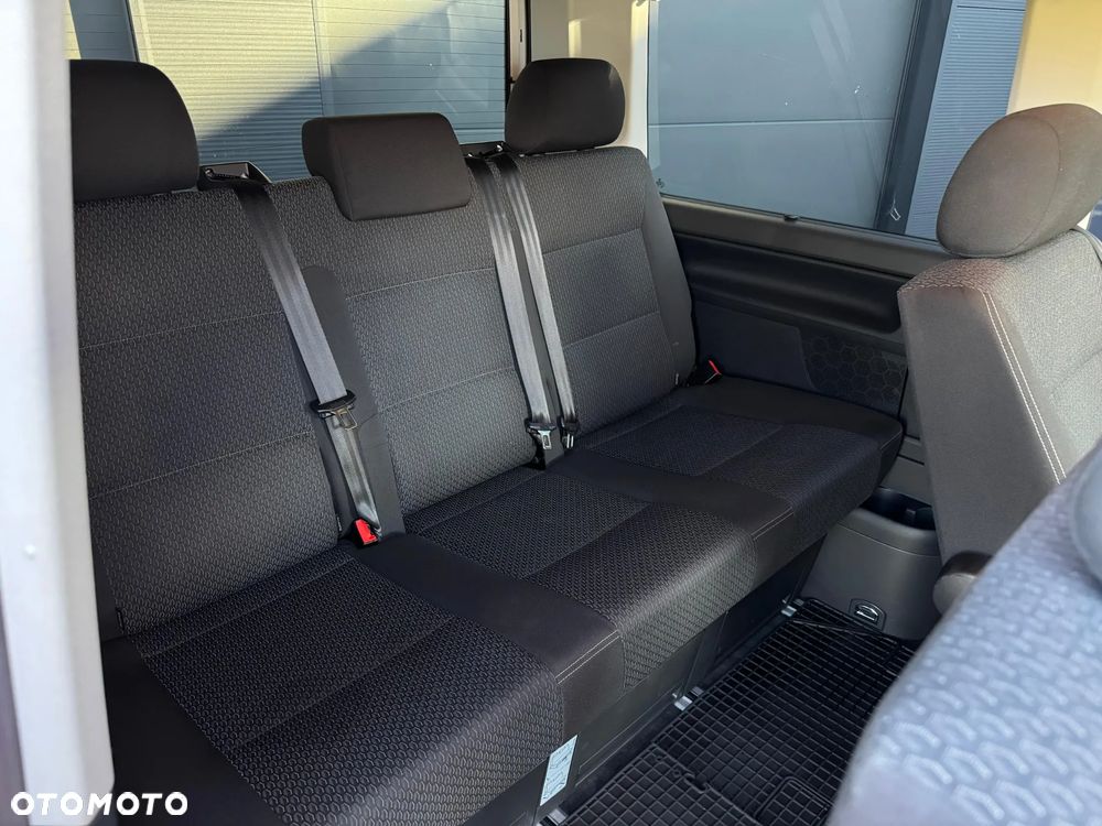 Volkswagen Multivan - 21