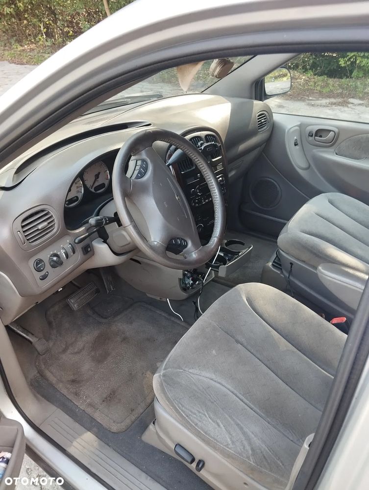 Chrysler Grand Voyager 3.3L LX AWD - 11