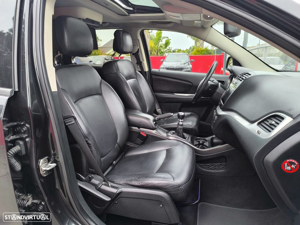 Fiat Freemont 2.0 M-Jet Urban - 27