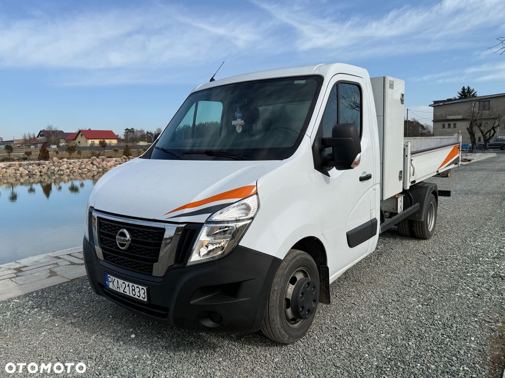 Nissan Interstar - 1
