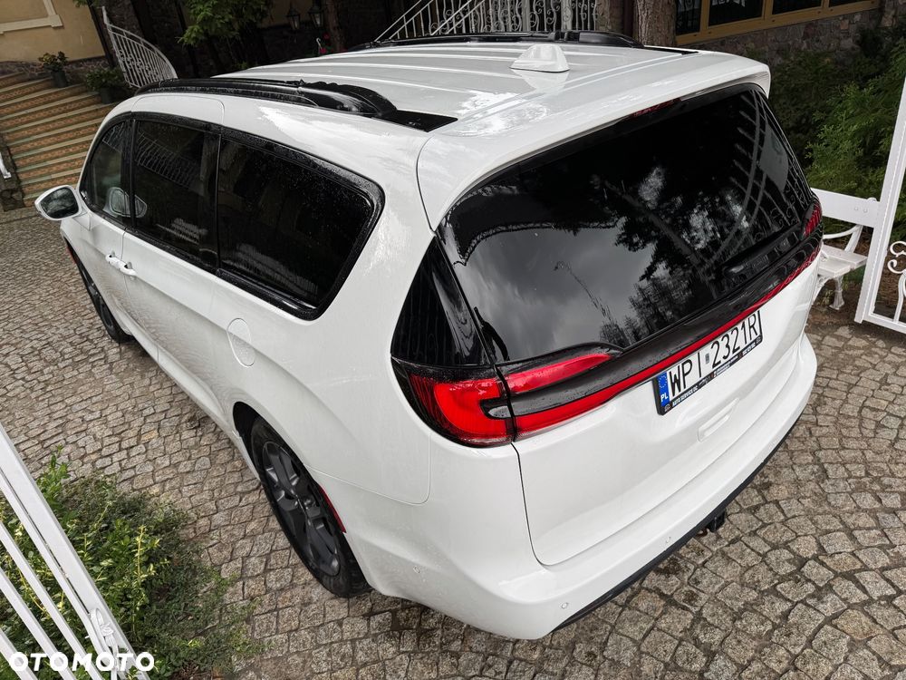 Chrysler Pacifica - 12