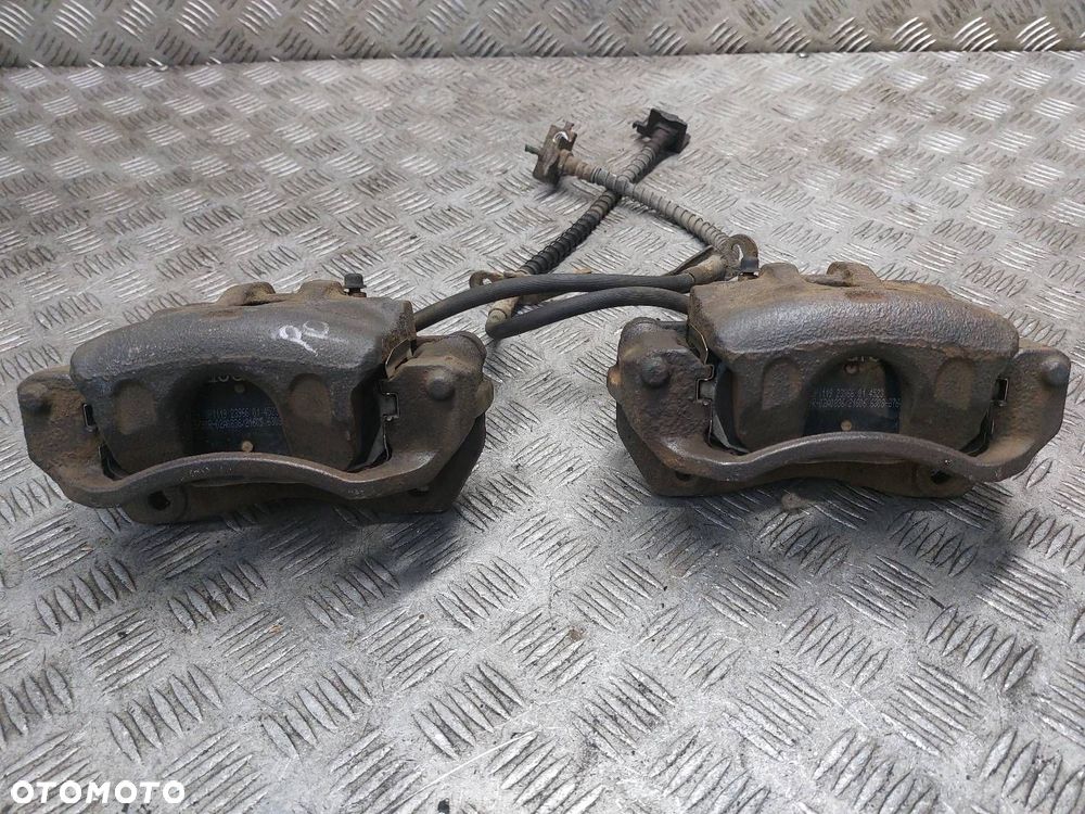 TARCZE HAMULCOWE PRZÓD + ZACISKI HYUNDAI I30 I 1.6 16V - 8