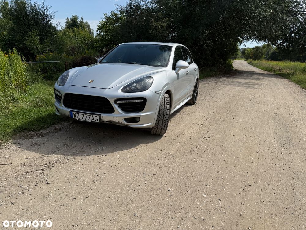 Porsche Cayenne - 2