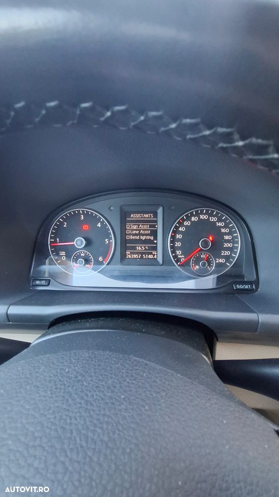 Volkswagen Touran 2.0 TDI DPF BlueMotion Technology DSG Comfortline - 13