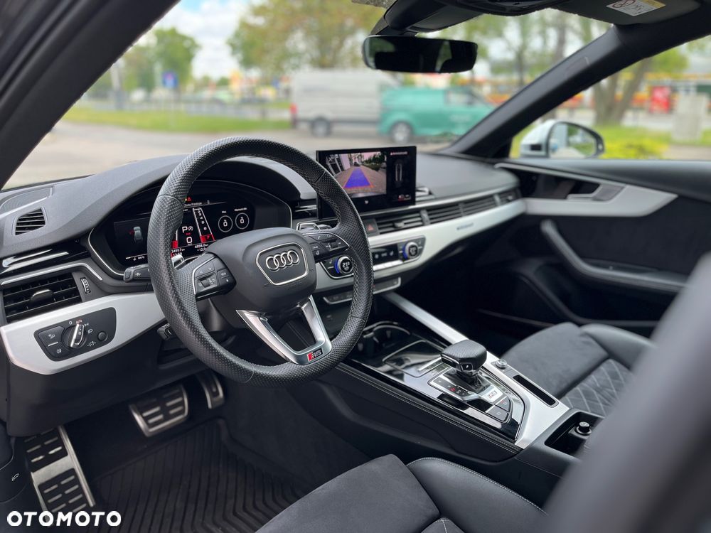 Audi RS4 Avant - 12