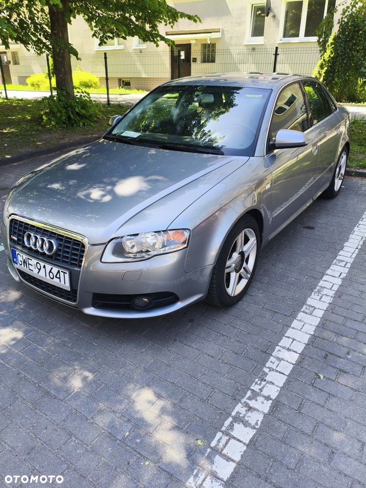 Audi A4 Limousine - 1