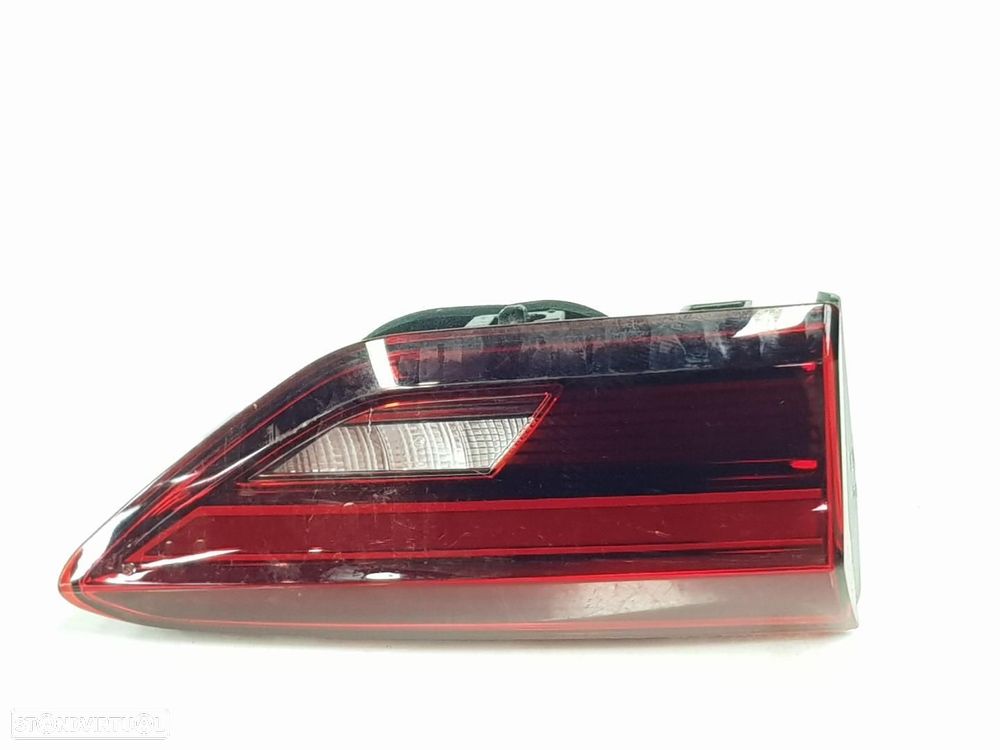 FAROLIM TRASEIRO ESQUERDO INTERIOR VOLKSWAGEN POLO VI AE1 - 1