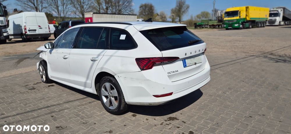 Skoda Octavia 2.0 TDI 4x4 Ambition DSG - 17