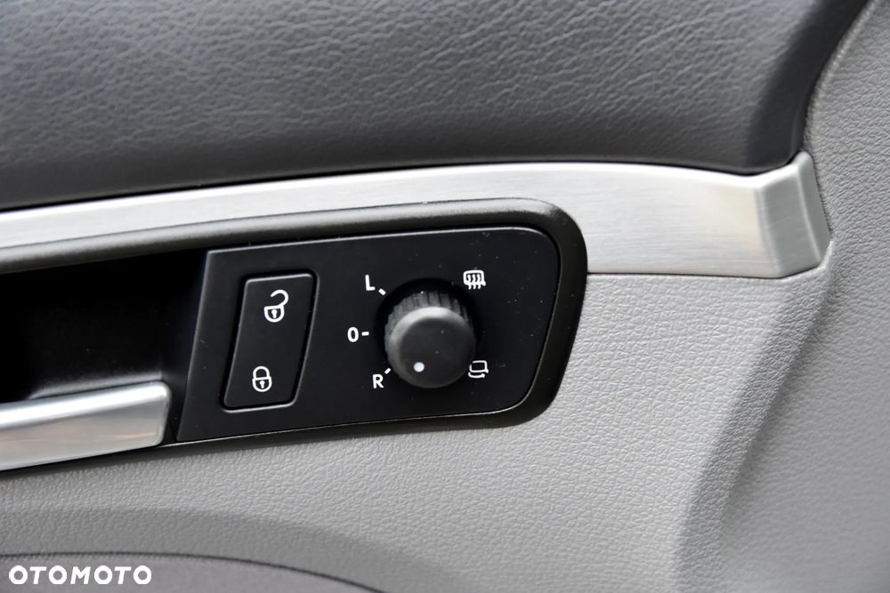 Volkswagen Touran 1.4 TSI DSG Conceptline - 22
