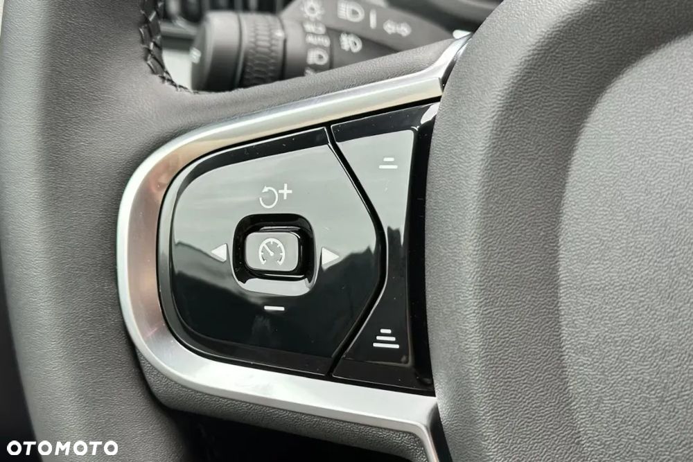 Volvo XC 60 T8 Plug-In Hybrid AWD Plus Black Edition - 16