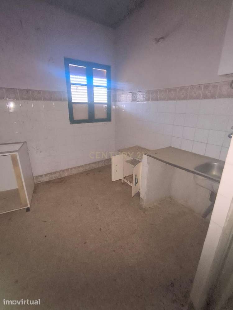 Casa Antiga para Recuperar em Quintanilha, Bragança - Grande imagem: 3/5