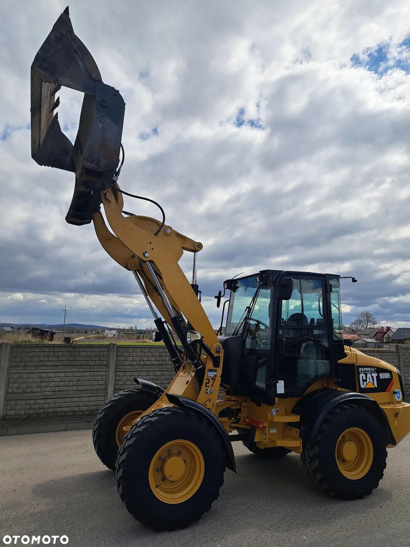 Caterpillar 908H2 - 1