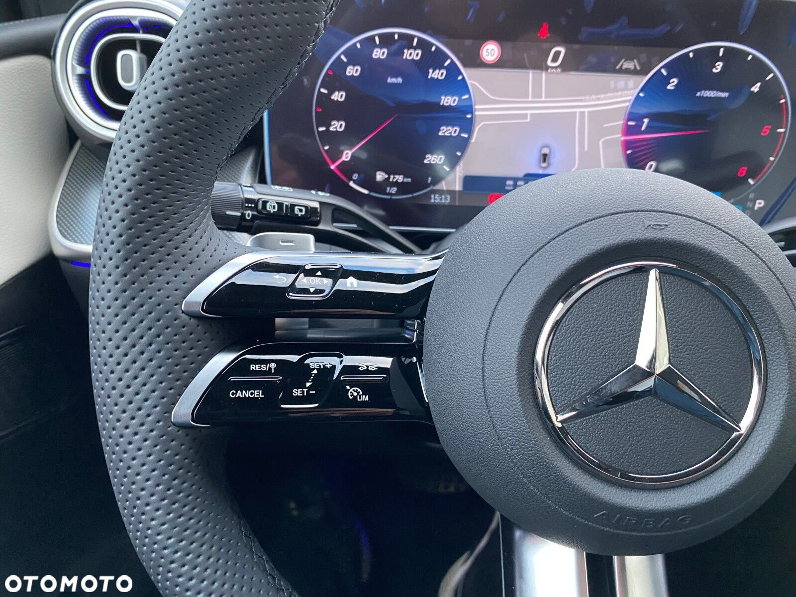 Mercedes-Benz GLC - 12