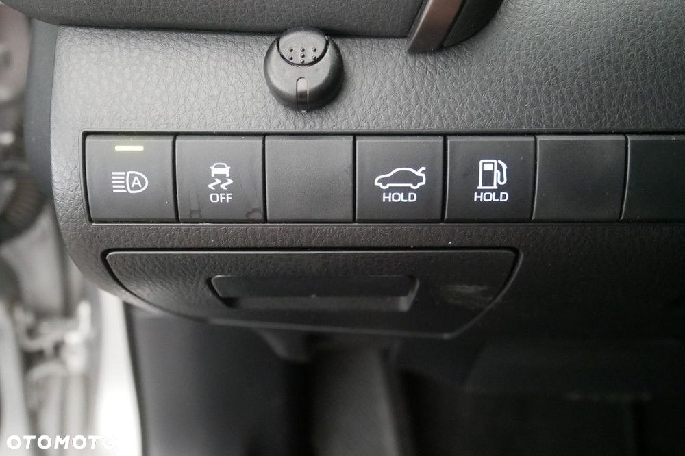 Toyota Camry 2.5 Hybrid Comfort CVT - 26