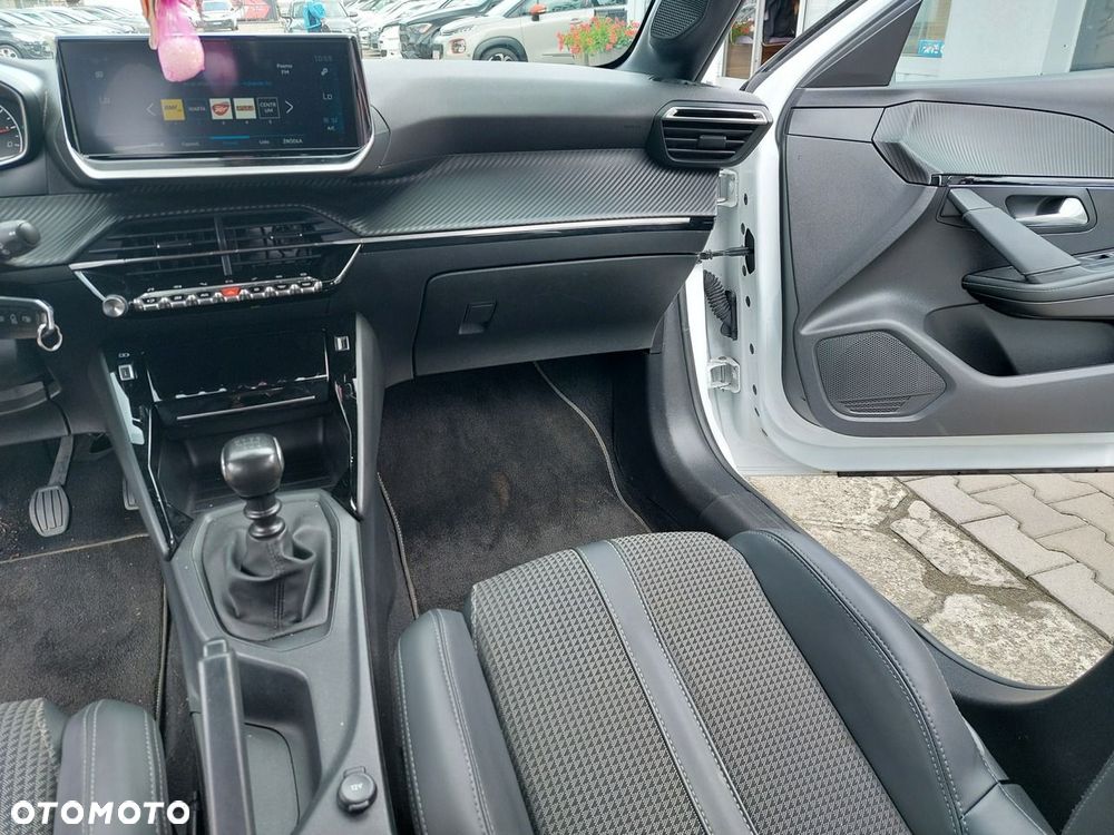 Peugeot 208 - 21