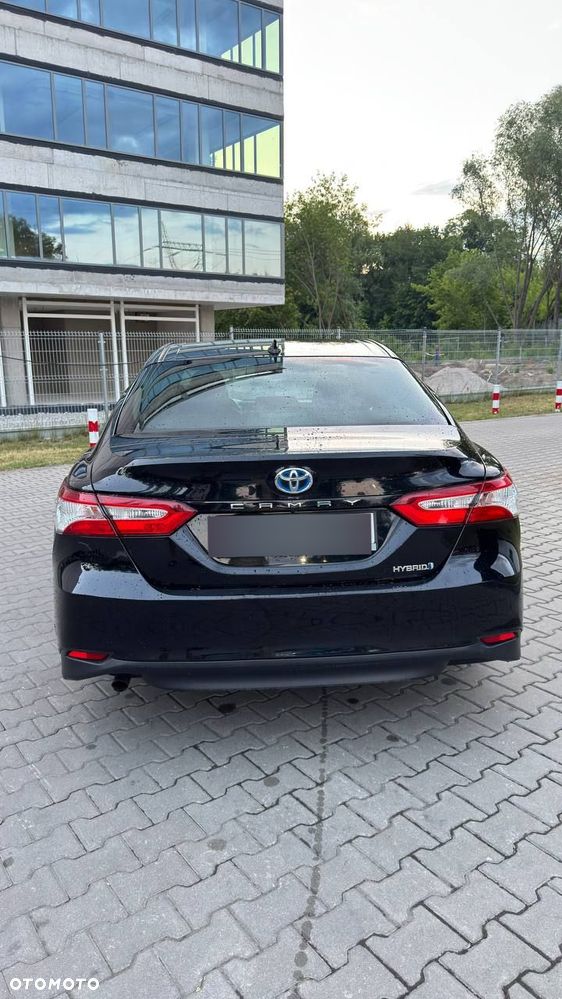 Toyota Camry Luxury - 5