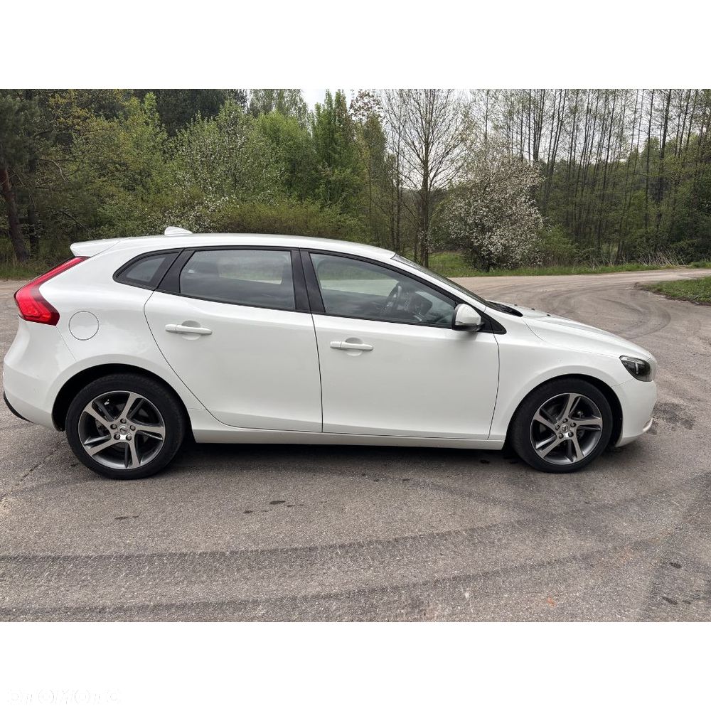 Volvo V40 D2 Kinetic - 9